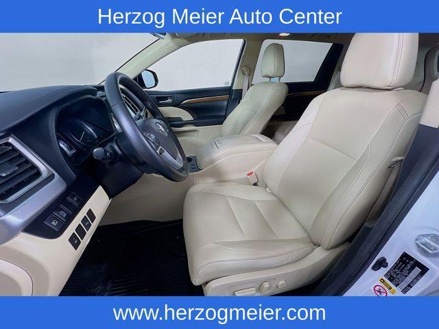 used 2018 Toyota Highlander car, priced at $24,238
