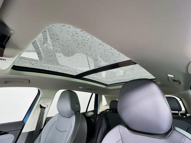 new 2025 Volkswagen Tiguan car, priced at $38,032