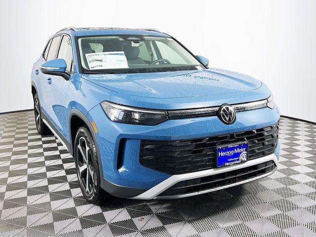 new 2025 Volkswagen Tiguan car, priced at $38,032