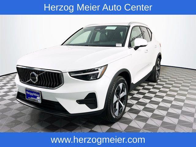 used 2025 Volvo XC40 car