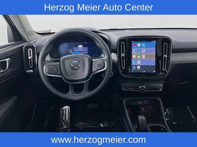 used 2025 Volvo XC40 car