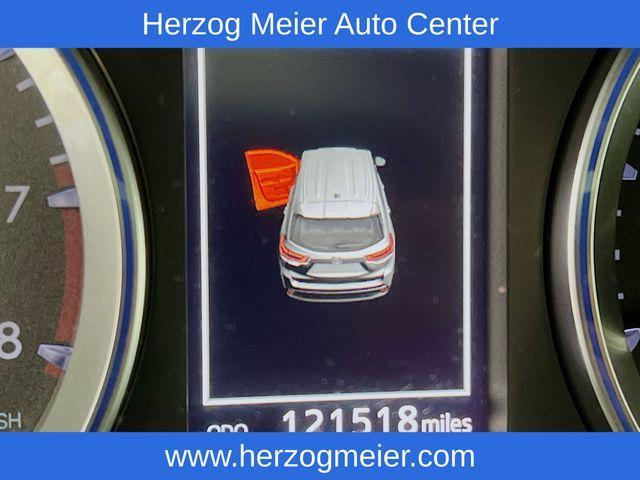used 2018 Toyota Highlander car, priced at $21,988