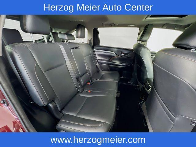 used 2018 Toyota Highlander car, priced at $21,988
