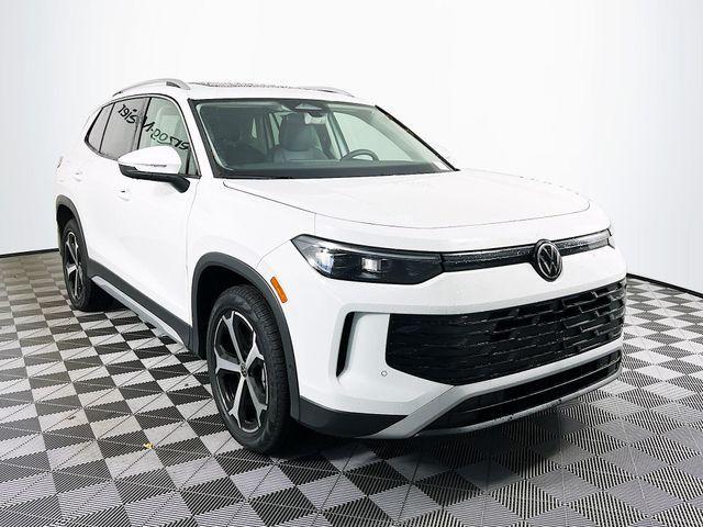 new 2025 Volkswagen Tiguan car, priced at $37,576