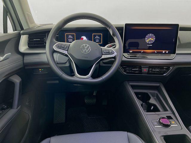new 2025 Volkswagen Tiguan car, priced at $37,576