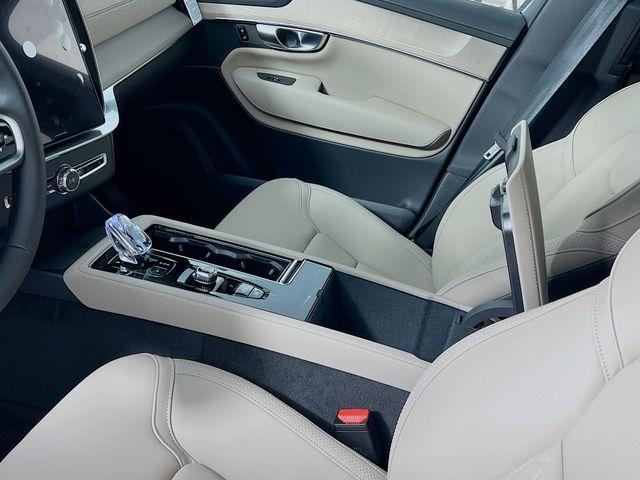 new 2026 Volvo XC90 car, priced at $71,945