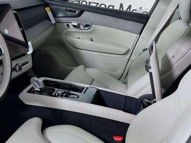 new 2026 Volvo XC90 car, priced at $76,495