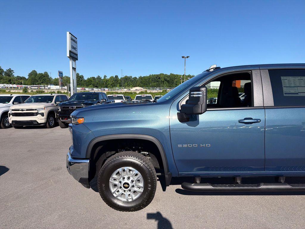 new 2026 Chevrolet Silverado 2500 car, priced at $58,999