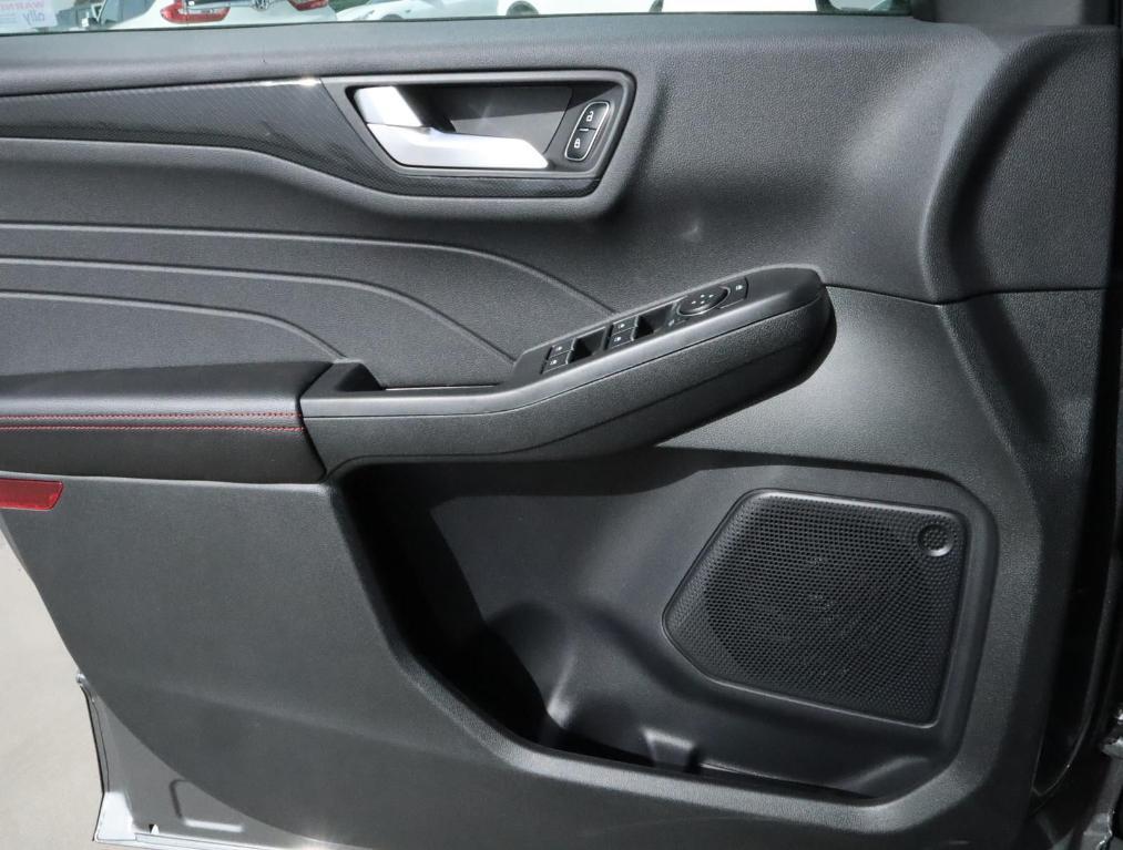 used 2025 Ford Escape car, priced at $31,995