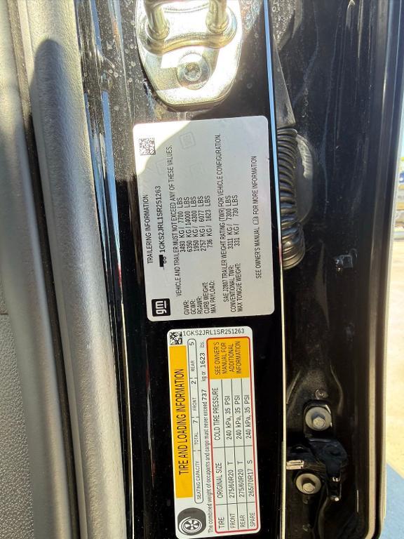 used 2025 GMC Yukon XL car, priced at $71,900