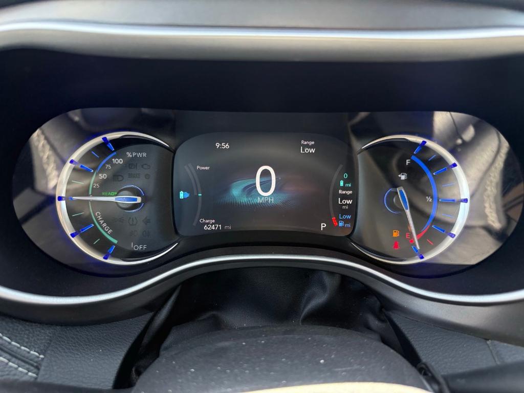 used 2023 Chrysler Pacifica Hybrid car, priced at $22,278