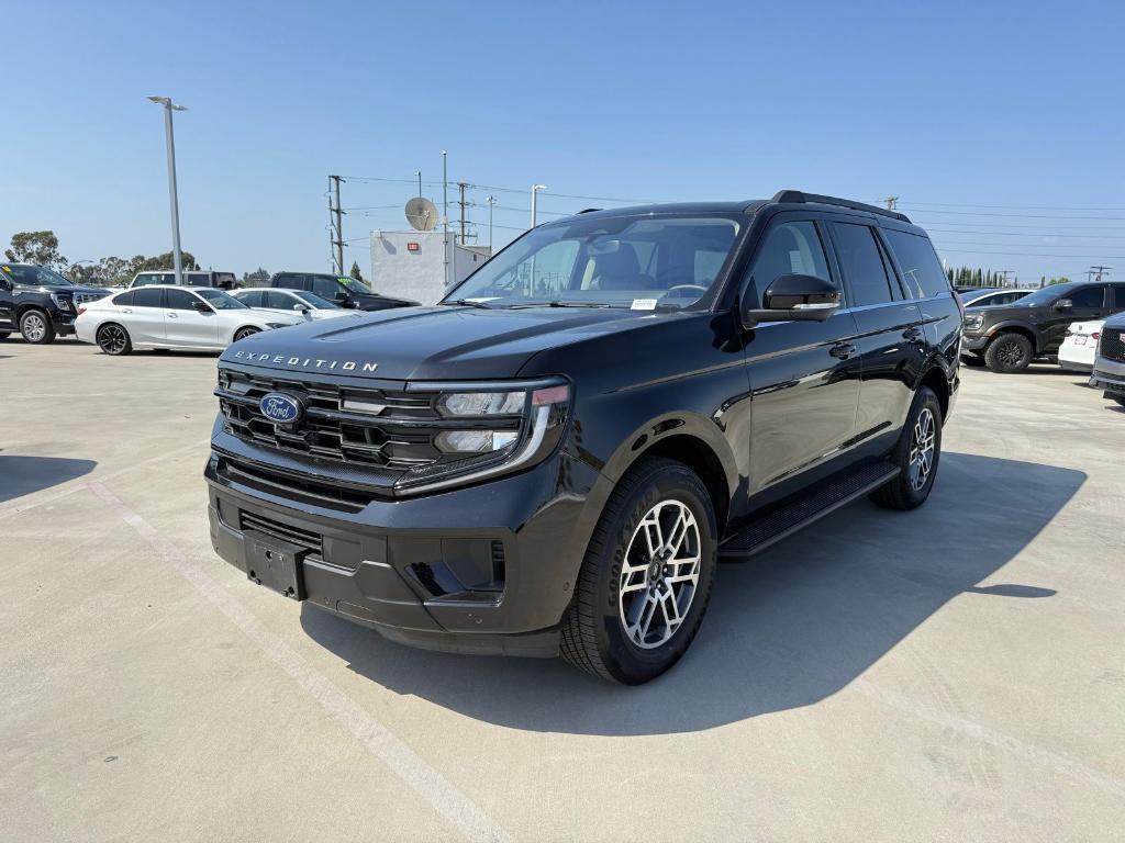 used 2025 Ford Expedition car, priced at $55,900