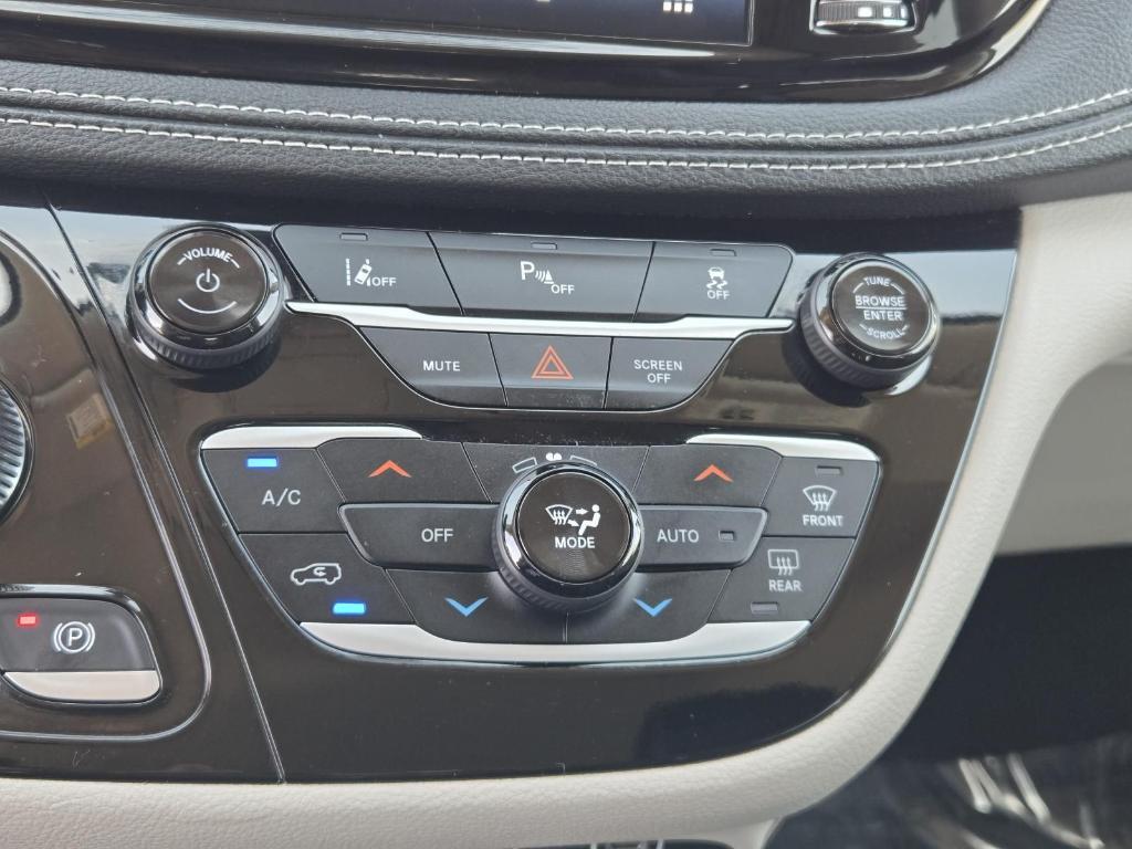 used 2023 Chrysler Pacifica Hybrid car, priced at $24,662