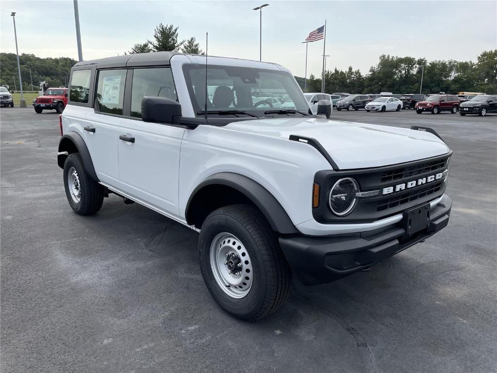 new 2025 Ford Bronco car, priced at $40,425