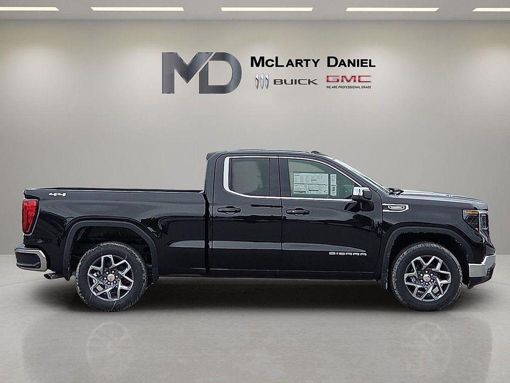 new 2026 GMC Sierra 1500 car, priced at $46,285
