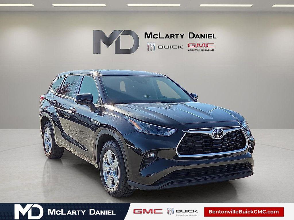 used 2022 Toyota Highlander car, priced at $27,220