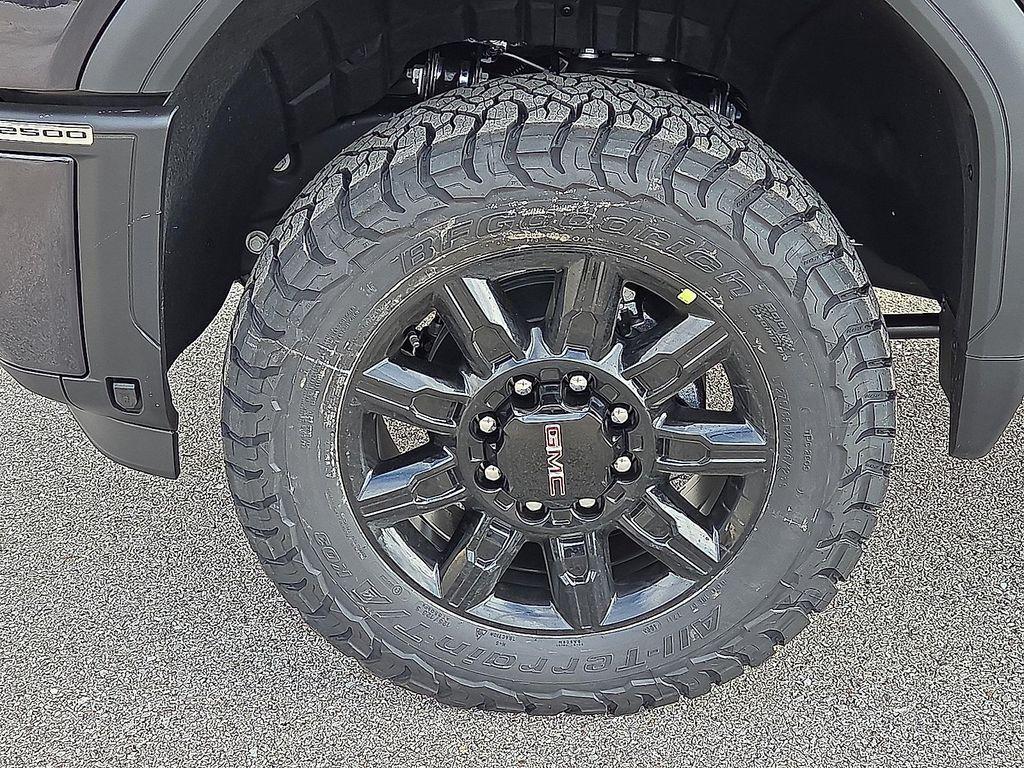 new 2026 GMC Sierra 2500 car, priced at $81,055