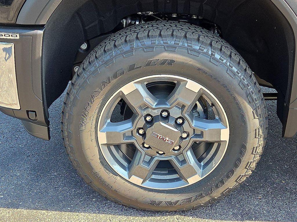 new 2025 GMC Sierra 2500 car, priced at $73,000