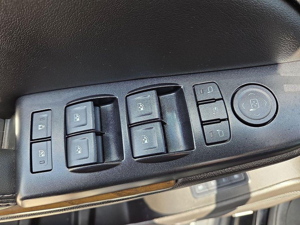 used 2019 GMC Yukon XL car, priced at $32,560