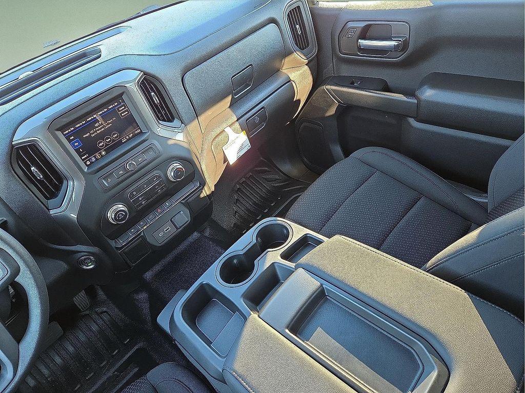 new 2026 GMC Sierra 1500 car, priced at $34,285