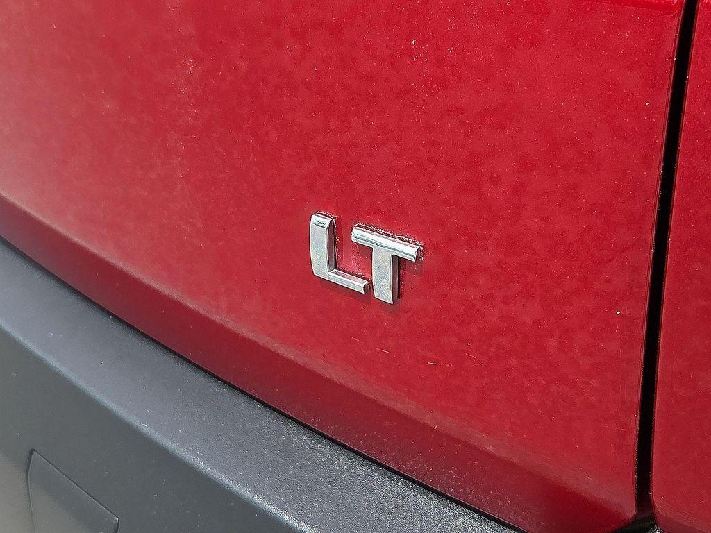 used 2023 Chevrolet Traverse car, priced at $21,880