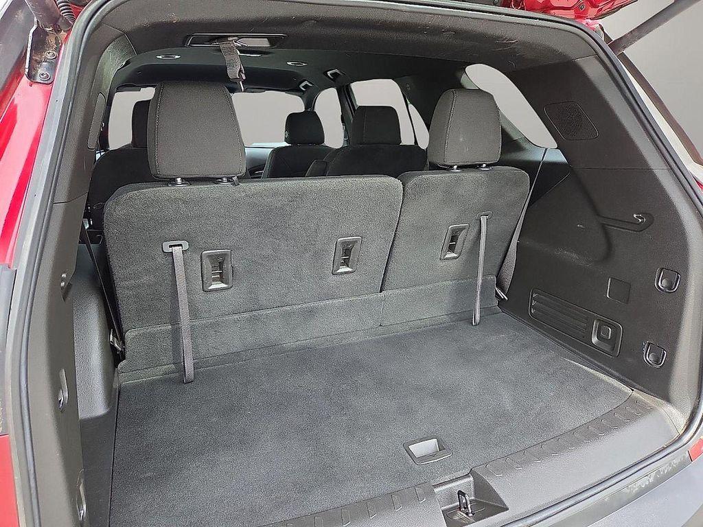 used 2023 Chevrolet Traverse car, priced at $21,880
