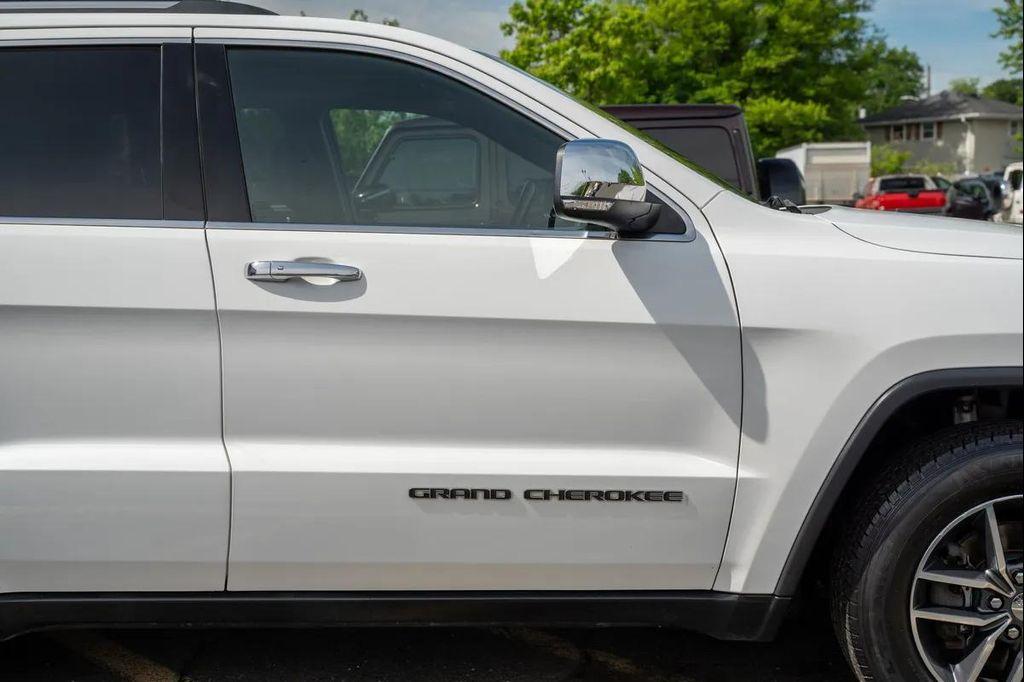 used 2017 Jeep Grand Cherokee car, priced at $12,994