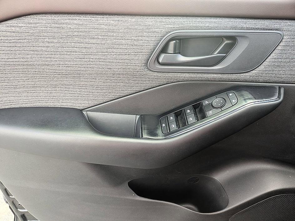 used 2023 Nissan Rogue car, priced at $17,787