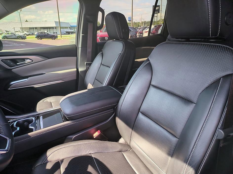 used 2024 Chevrolet Traverse car, priced at $38,355