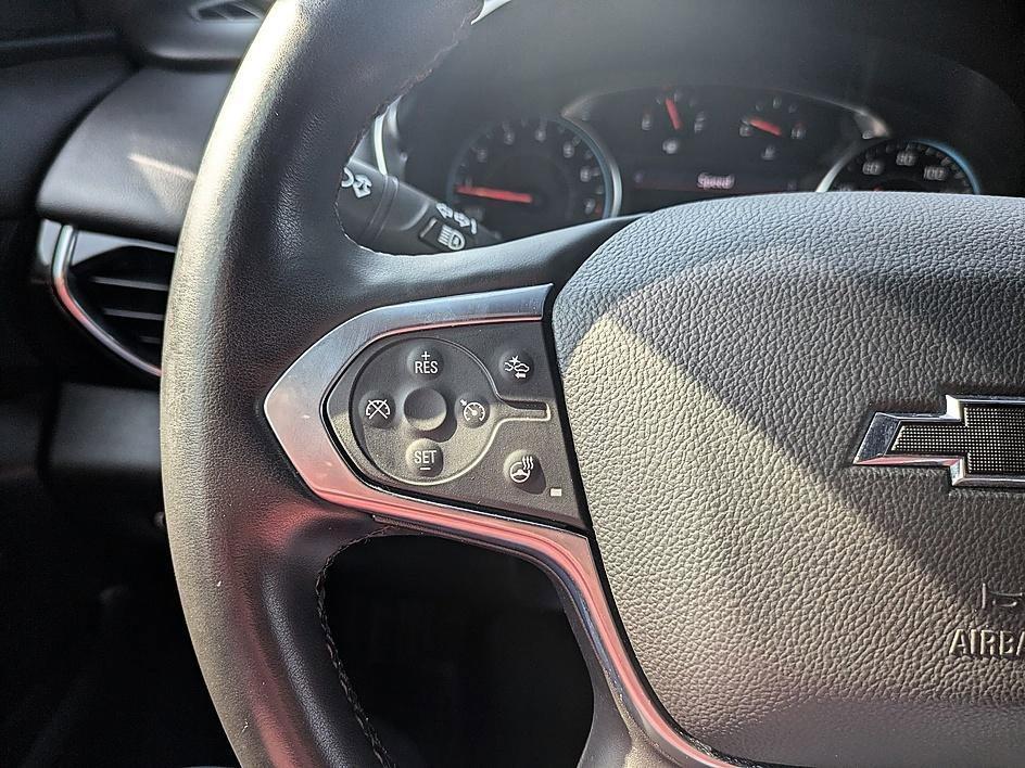 used 2023 Chevrolet Traverse car, priced at $29,699