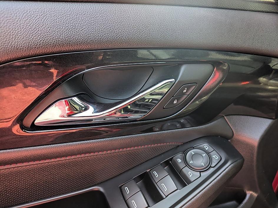 used 2023 Chevrolet Traverse car, priced at $29,699