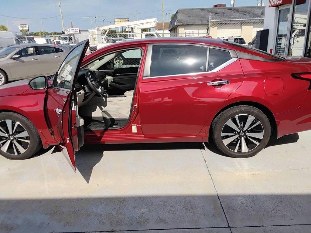Scarlet Ember Tintcoat 2022 Nissan Altima 2.5 SV