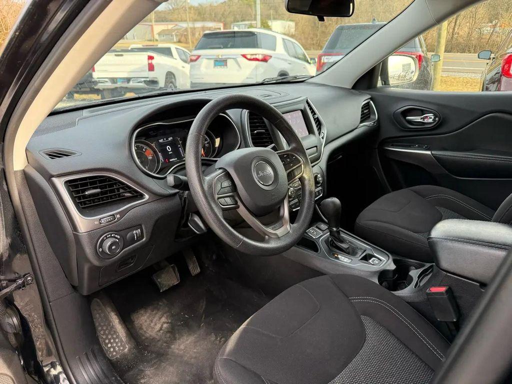 used 2019 Jeep Cherokee car, priced at $12,995