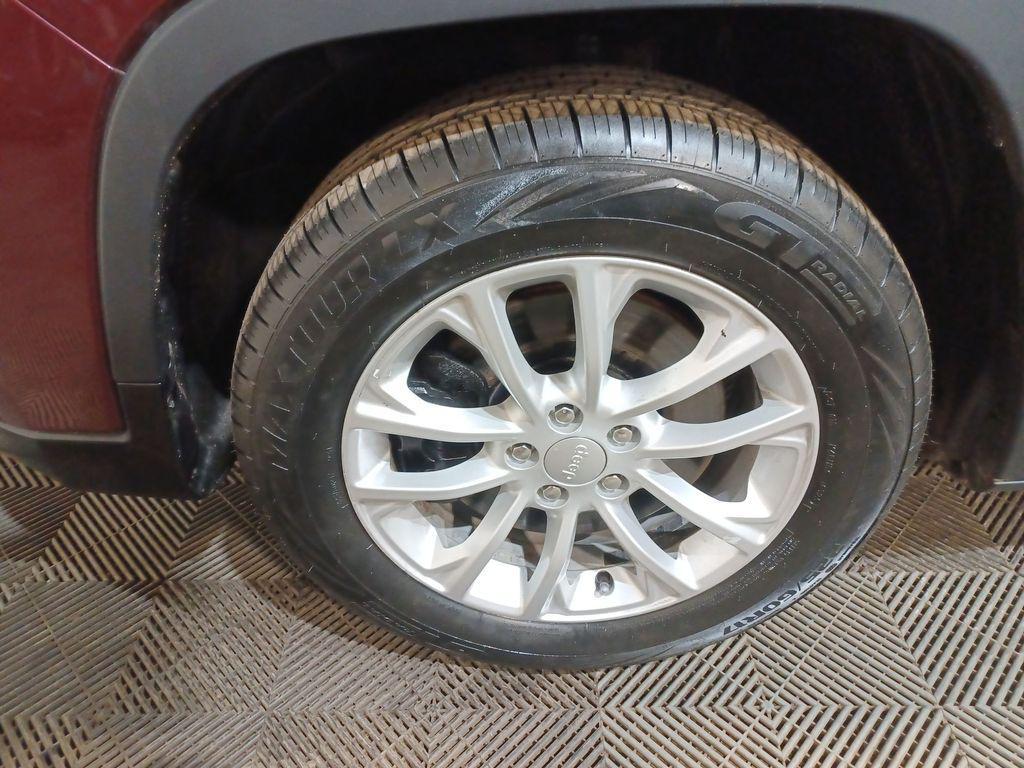 used 2019 Jeep Cherokee car, priced at $12,099