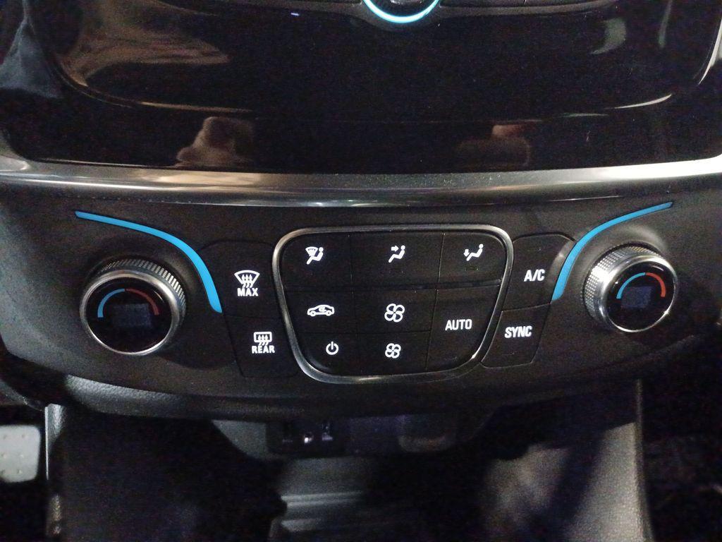 used 2023 Chevrolet Traverse car, priced at $29,152