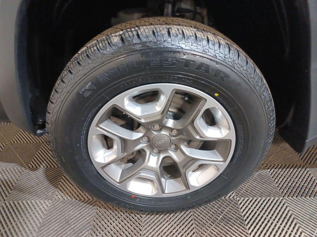 used 2019 Jeep Cherokee car, priced at $16,505