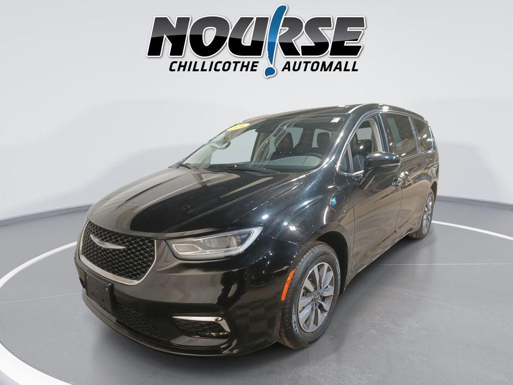 used 2024 Chrysler Pacifica Hybrid car, priced at $27,047