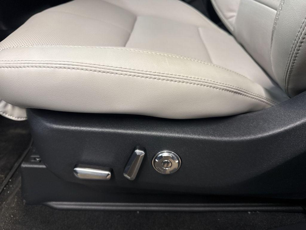 new 2026 Lincoln Navigator car, priced at $112,085