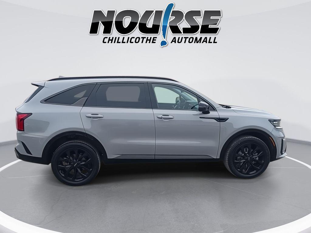 used 2023 Kia Sorento car, priced at $28,911