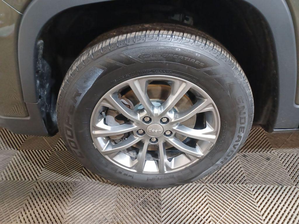 used 2020 Jeep Cherokee car, priced at $13,521