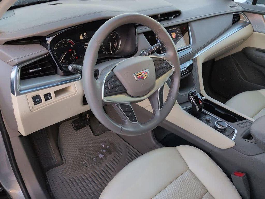 used 2023 Cadillac XT5 car, priced at $31,074