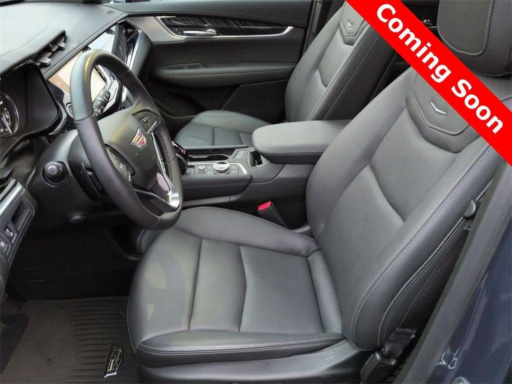 used 2025 Cadillac XT6 car, priced at $46,795