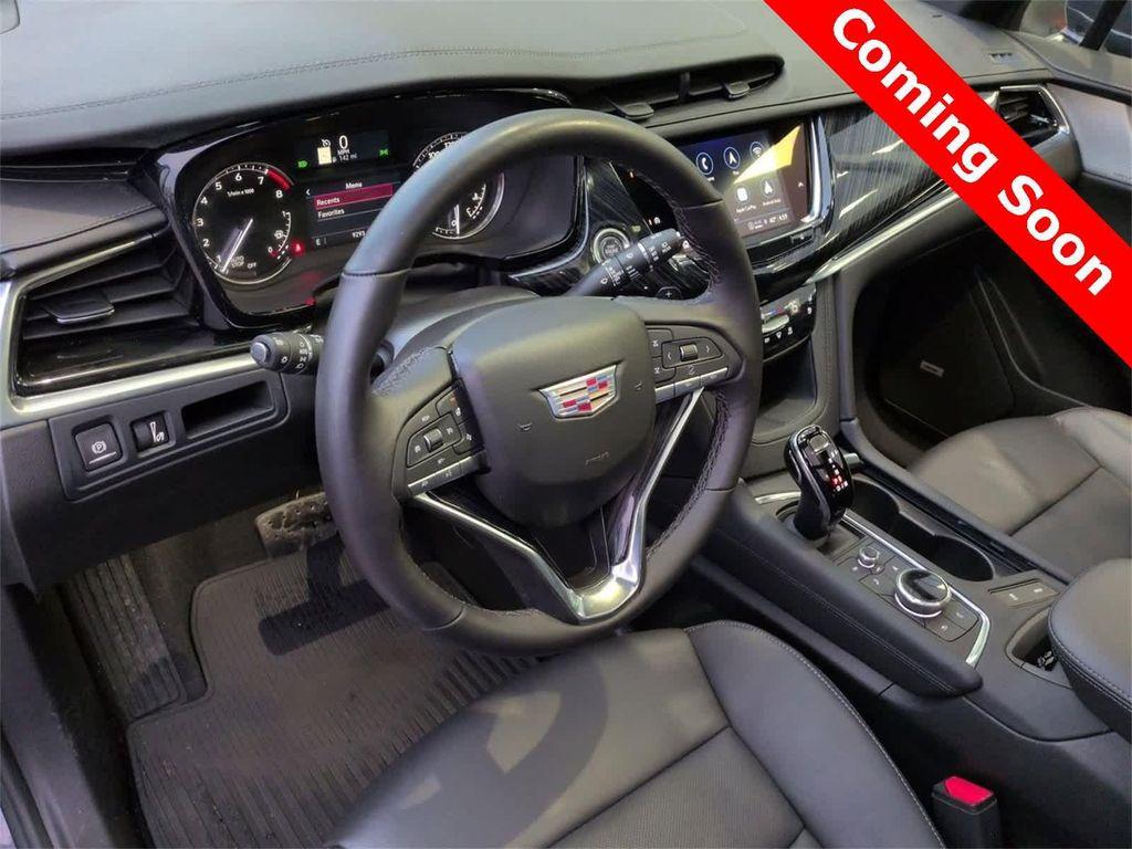 used 2025 Cadillac XT6 car, priced at $46,795