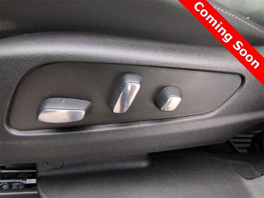 used 2024 Cadillac XT6 car, priced at $39,998