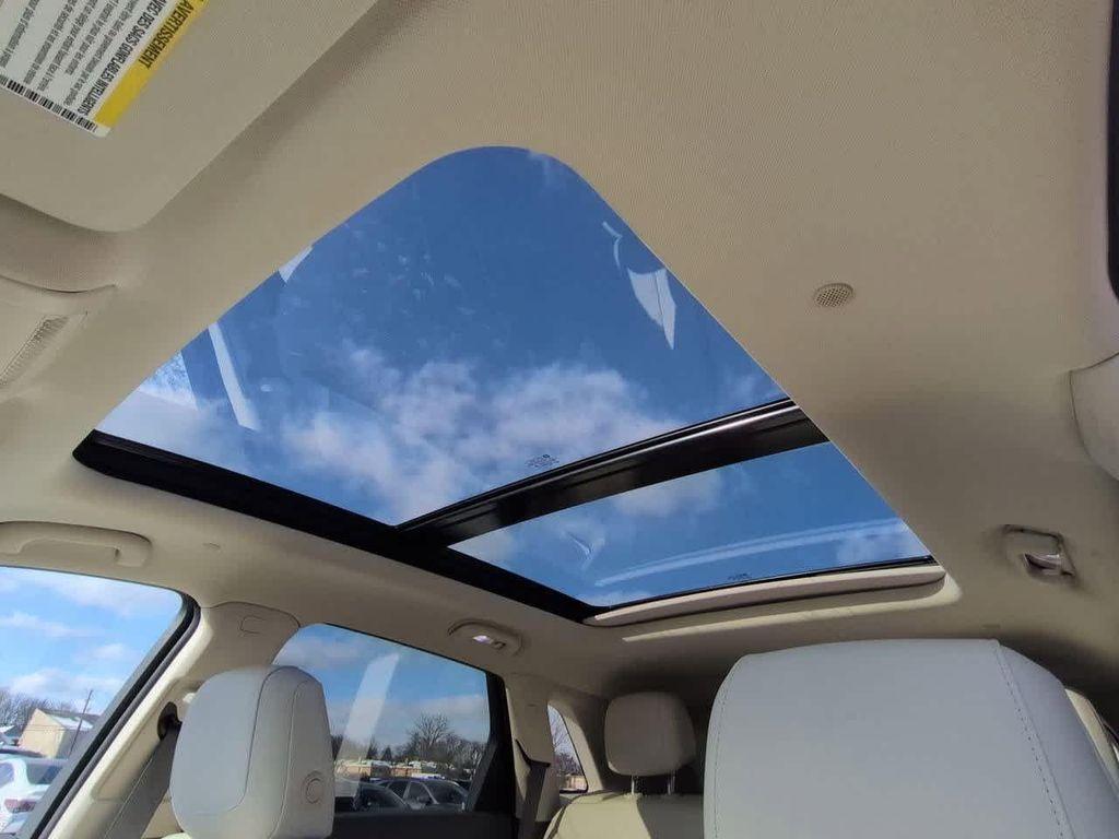 used 2023 Cadillac XT5 car, priced at $32,058