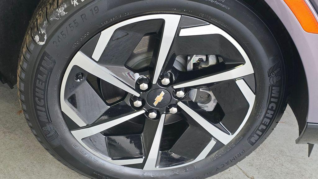 used 2025 Chevrolet Equinox EV car, priced at $22,995