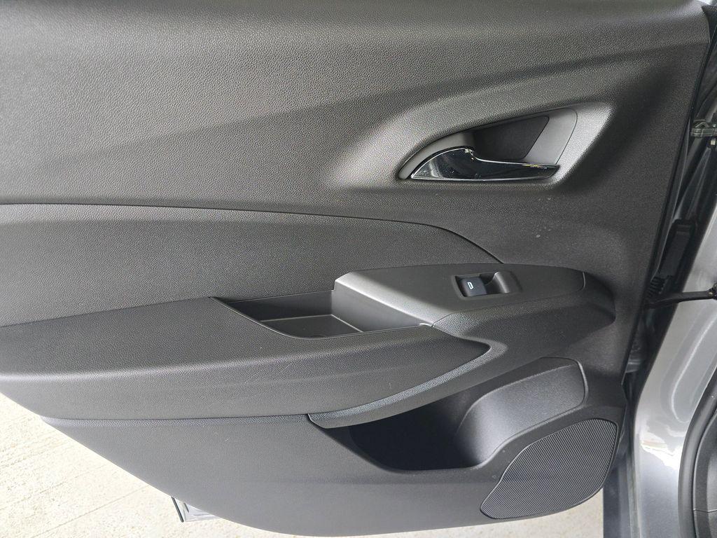 used 2025 Chevrolet Trax car, priced at $23,995
