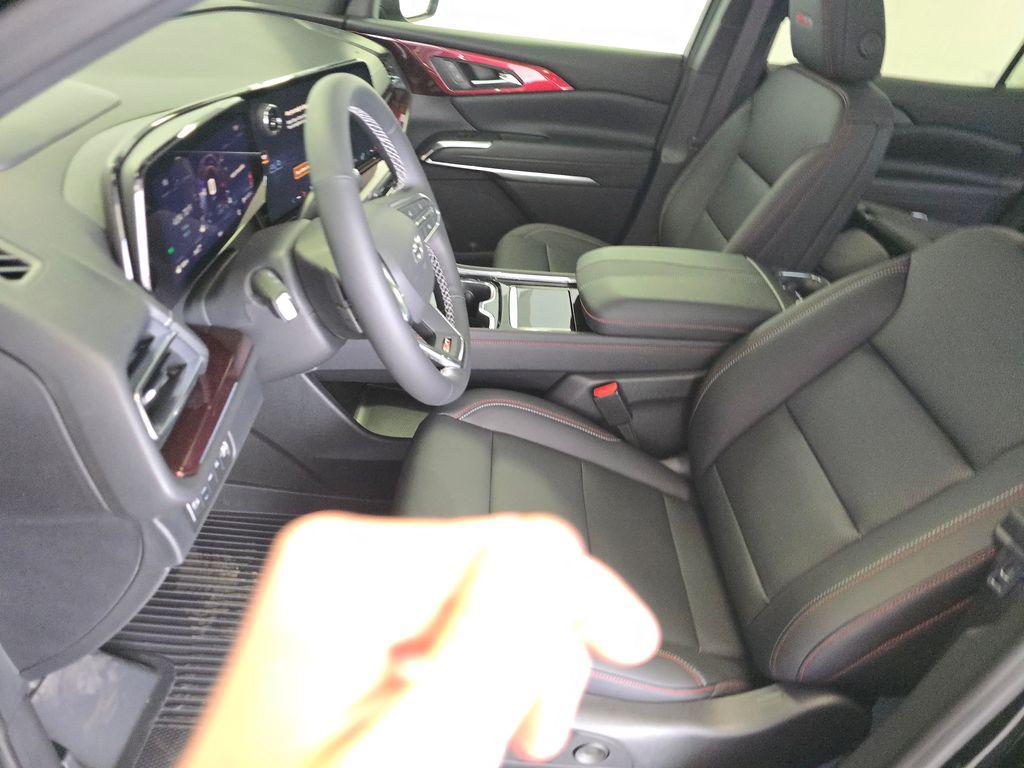 new 2026 Chevrolet Traverse car, priced at $53,136