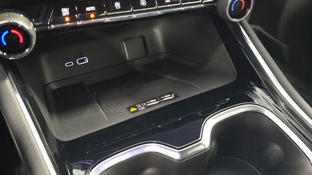 new 2026 Chevrolet Traverse car, priced at $42,056