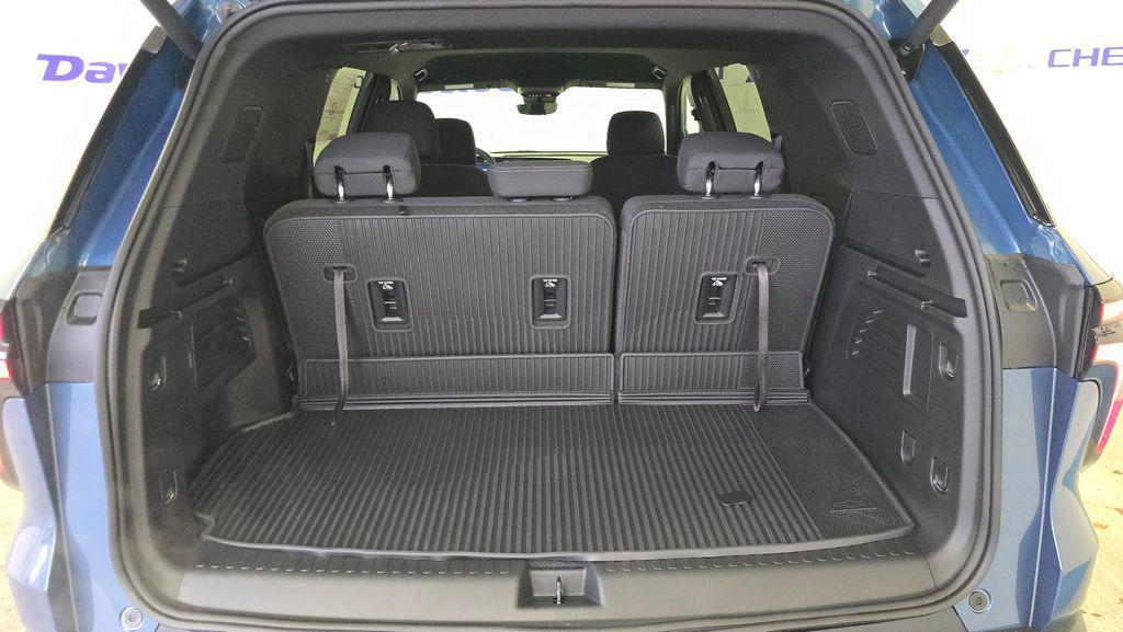 new 2026 Chevrolet Traverse car, priced at $42,056
